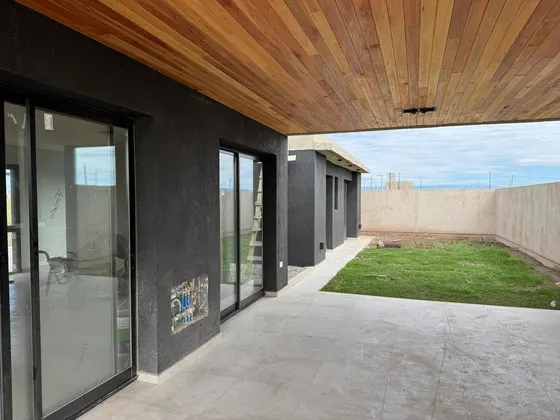 Casa En Venta Barrio Cuestas De Manantiales 2 Dormitorios
