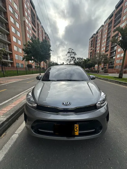 Kia Soluto 1.4l Lx 5mt