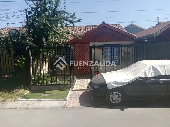Casa En Venta De 3 Dorm. En La Florida
