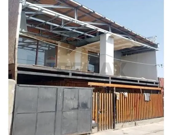 Casa El Bosque, Cerca Metro