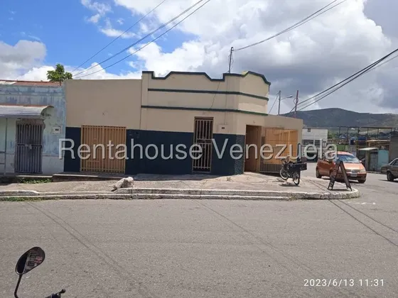 Casa En Venta En Barquisimeto Ubicada En Zona Centro Precio De Oportunidad Contactame Soy Tu Agente Inmobiliario De Confianza Mehilyn Perez
