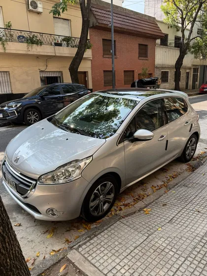 Peugeot 208 1.6 Feline