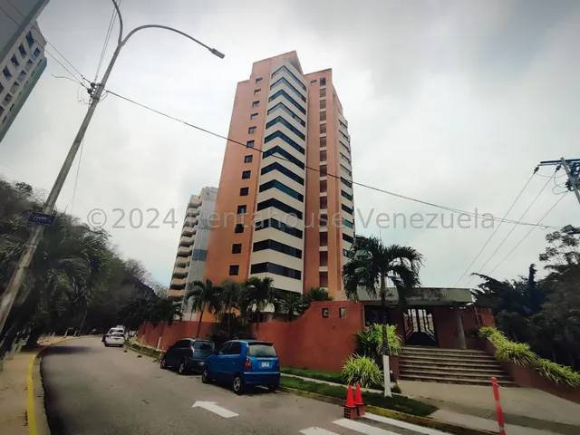 Apartamento En Venta Con Excelente Comodida Las Chimeneas 24-24487