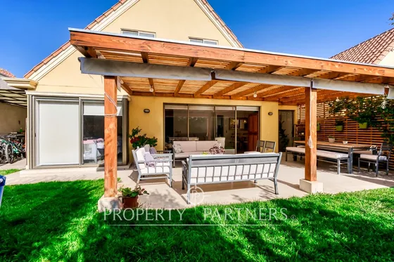 Amplia, Impecable Casa Sector - Huinganal
