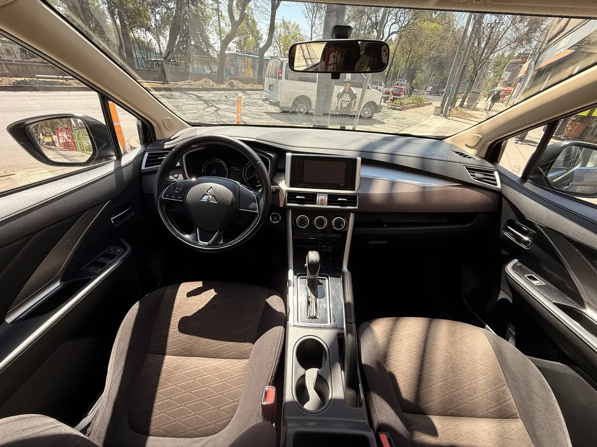 Mitsubishi Xpander4260965776163020813