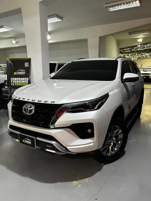 Toyota Fortuner Sr5