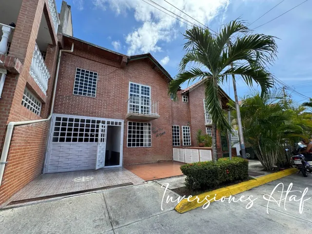 Inv Ataf Ca Asesores Vende Town House En La Esperanza Guatire