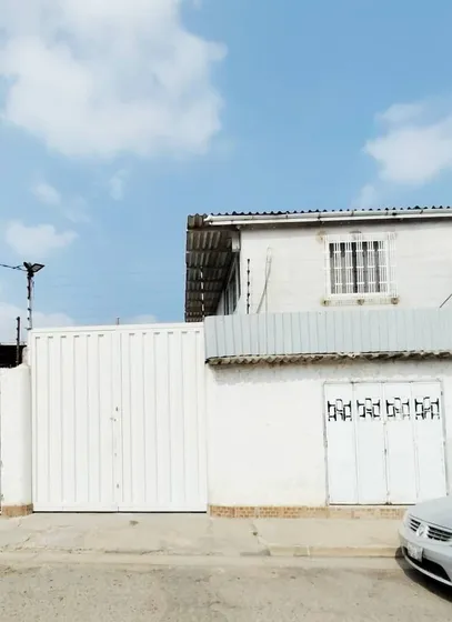 Venta De Galpón Con Oficinas Y Apartamento En Nueva Barcelona
