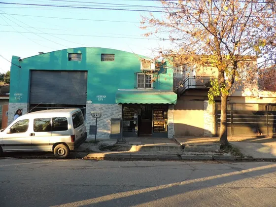 Venta Galpon Luis Guillón  Con  Fondo De Comercio