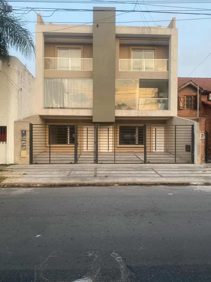 Dúplex En Venta - 2 Dormitorios 2 Baños - Cochera - 150mts2 - San Justo, La Matanza