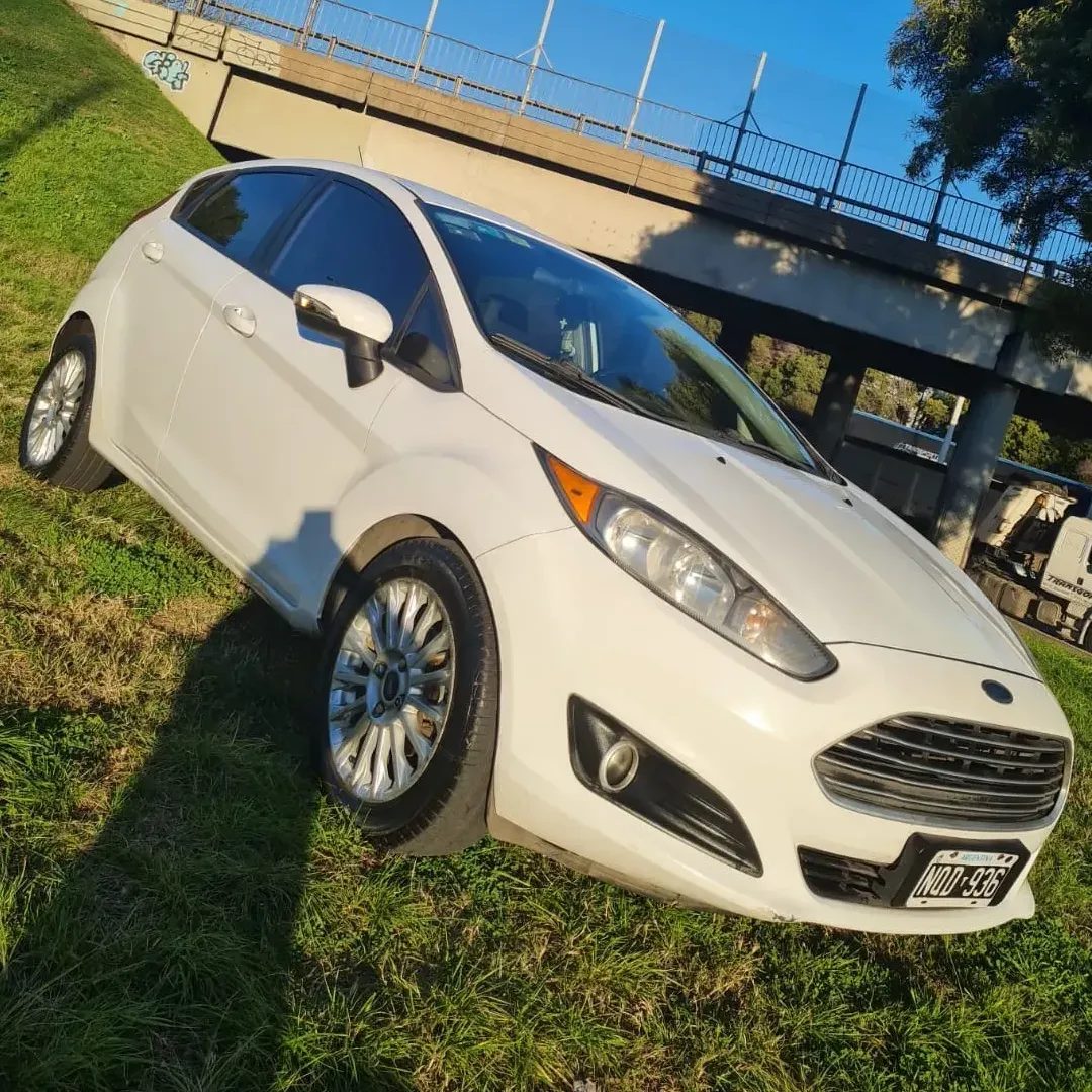 Ford Fiesta Kinetic 1.6 Se Plus Powershift 120cv