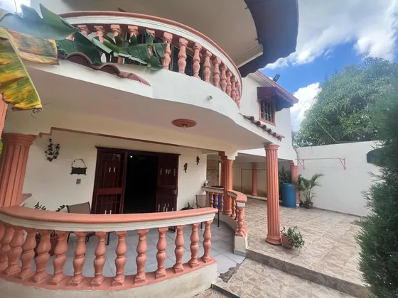 Venta De Casa En La Autopista Las Américas Con 737mts