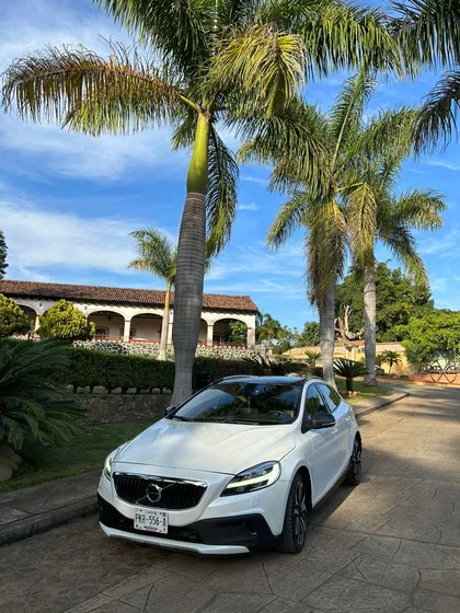 Volvo V40 2.0 Inspirion Awd T5 Cross Country At