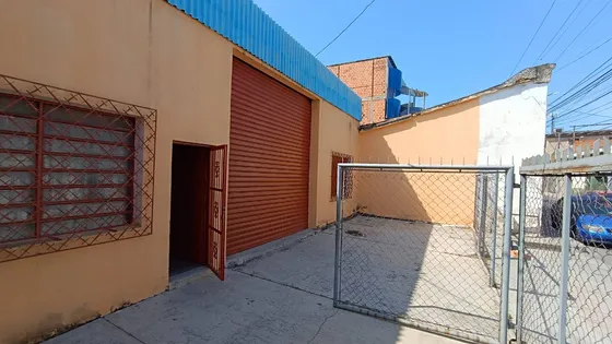Galpón En Alquiler En La Zona Repuestera Calle Michelena