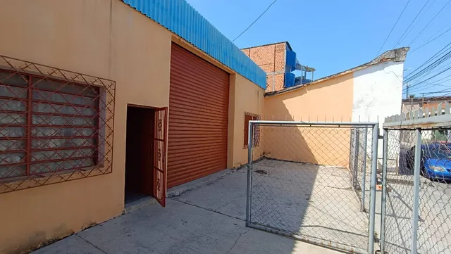 Galpón En Alquiler En La Zona Repuestera Calle Michelena