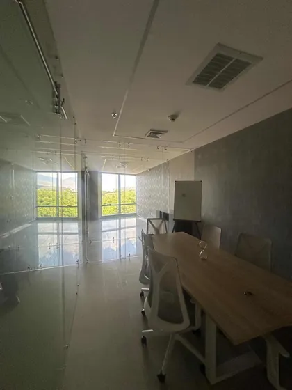 Oficina En El Hesperia Valencia