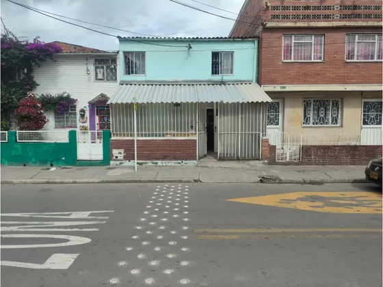 Kennedy Central Casa En Venta 2 Pisos + Garage Opcion Comercial