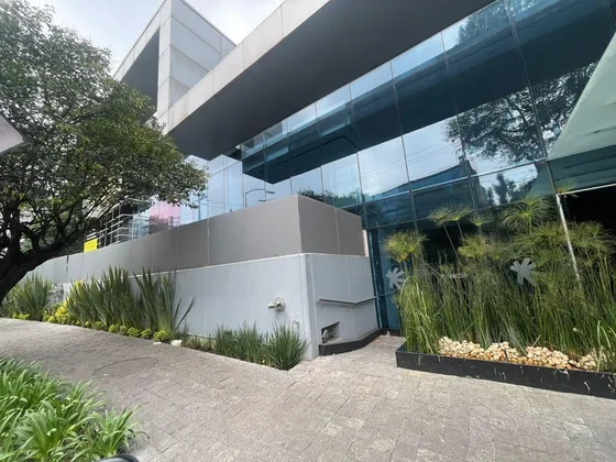 Edificio En Lomas De Chapultepec