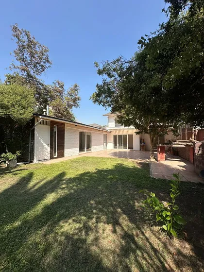 Gran Casa En Nuñoa Con Gran Patio Y Segura 