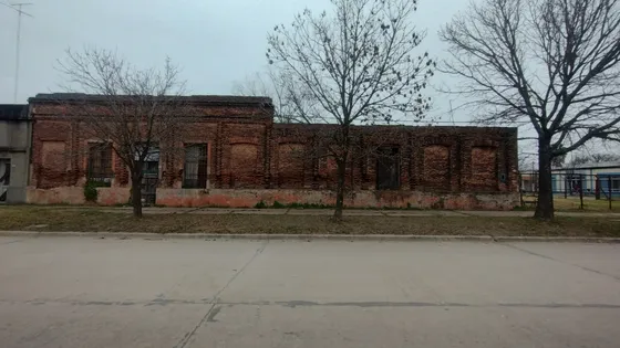 Casa Sobre Gran Terreno En Sa Pereyra, Santa Fe.