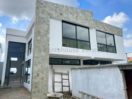 Se Vende Casa En Sebucán Mls #22-19052