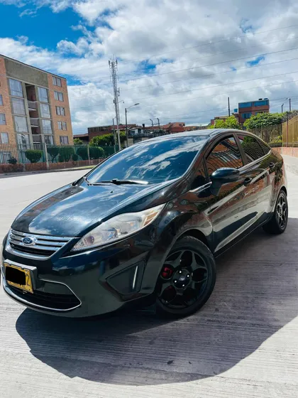 Ford Fiesta 1.6 Sportback Automática