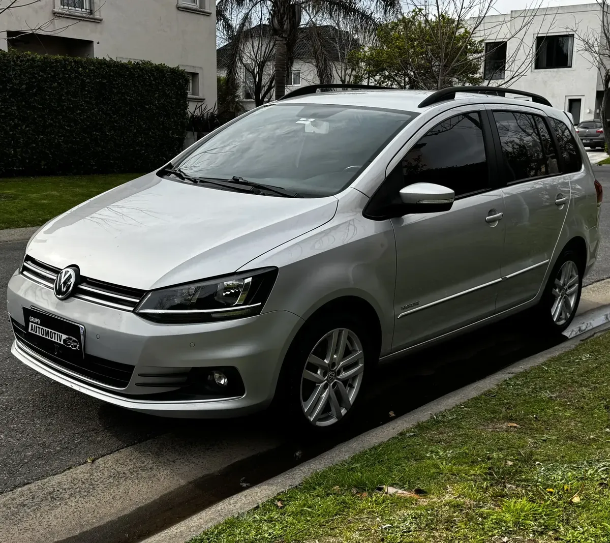 Volkswagen Suran 1.6 Highline Msi 110cv