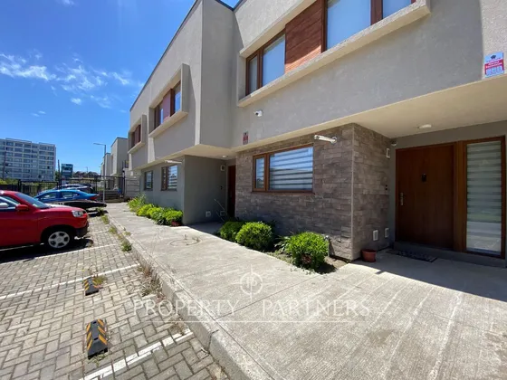 Townhouse En Lomas De San Andrés