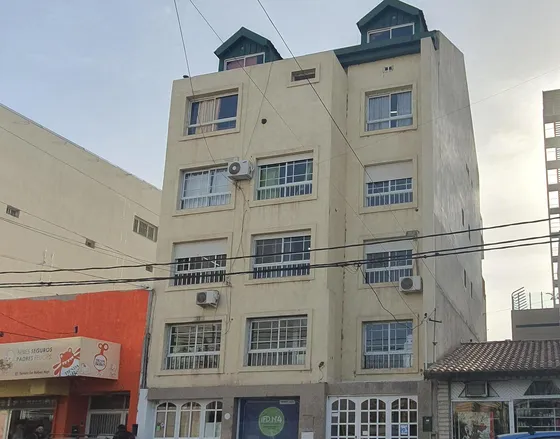 Edificio Comercial , 1200 M2,  Para Educación, Oficinas, Consultorios, Centro De Neuquén