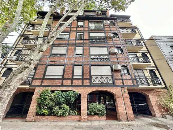 Lindisimo Departamento Con Mucho Encanto, Tres Ambientes Con Cochera, En San Isidro.