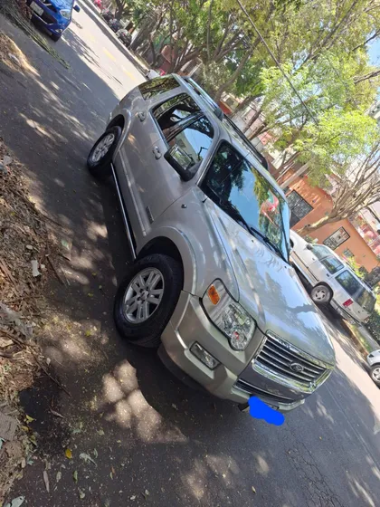 Ford Explorer Limited V8 Sync 4x2 Mt