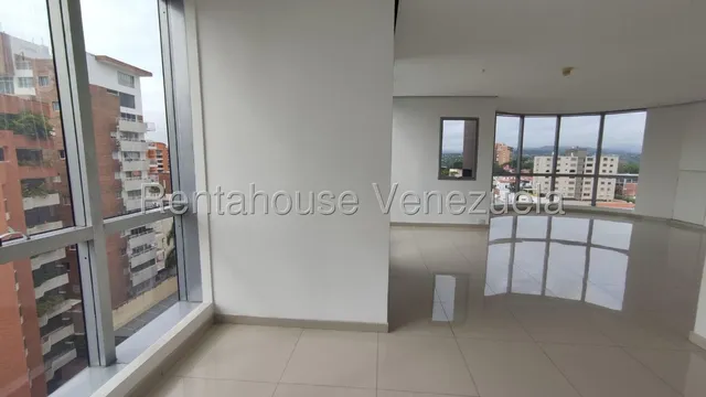 Maria E. Alquila Moderna, Con Acabados De Primera Y Con Una Ubicada Estratégica En Un Elegante Y A Estrenar Edificio Empresarial Tu Oficina Ideal !!! En Nueva Segovia, Lara#25-967