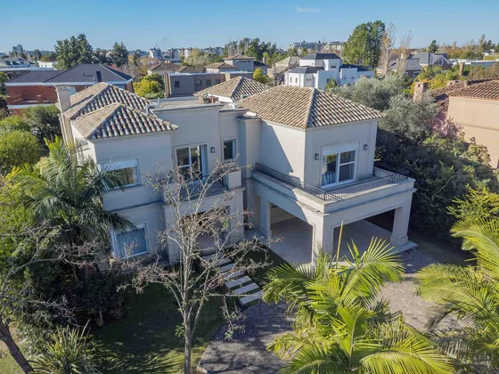 Venta | Casa Con 5 Dormitorios Mas Dependencia | Los Castores, Nordelta
