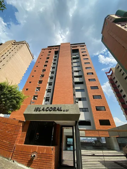 Apartamento En Alquiler Res Isla Coral, El Parral Gm