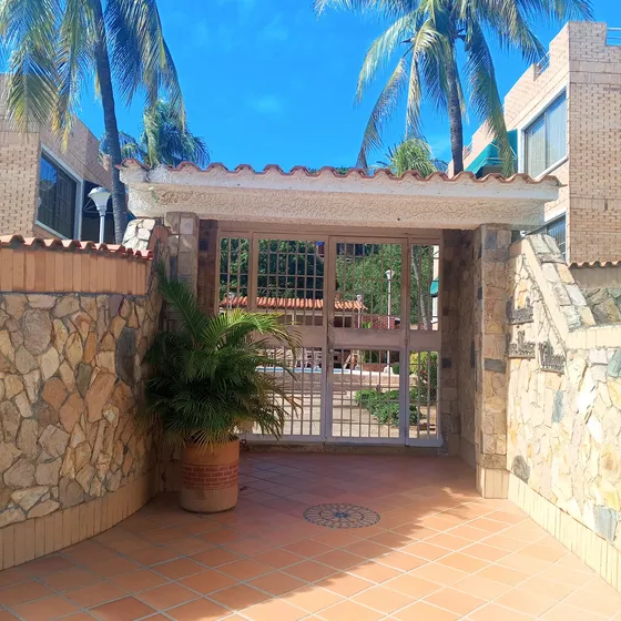 Cómodo Apartamento En Paraíso I, Pampatar Ic-00392