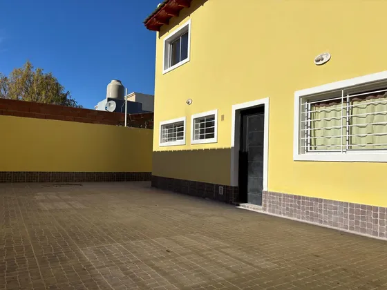 Duplex Dos Dormitorios En Alquiler En Plottier
