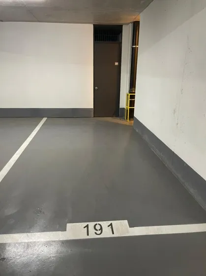 Comodo Estacionamiento En Calle Ejercito