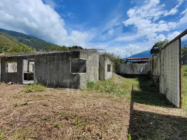 Casa En Obra Gris Mucunután