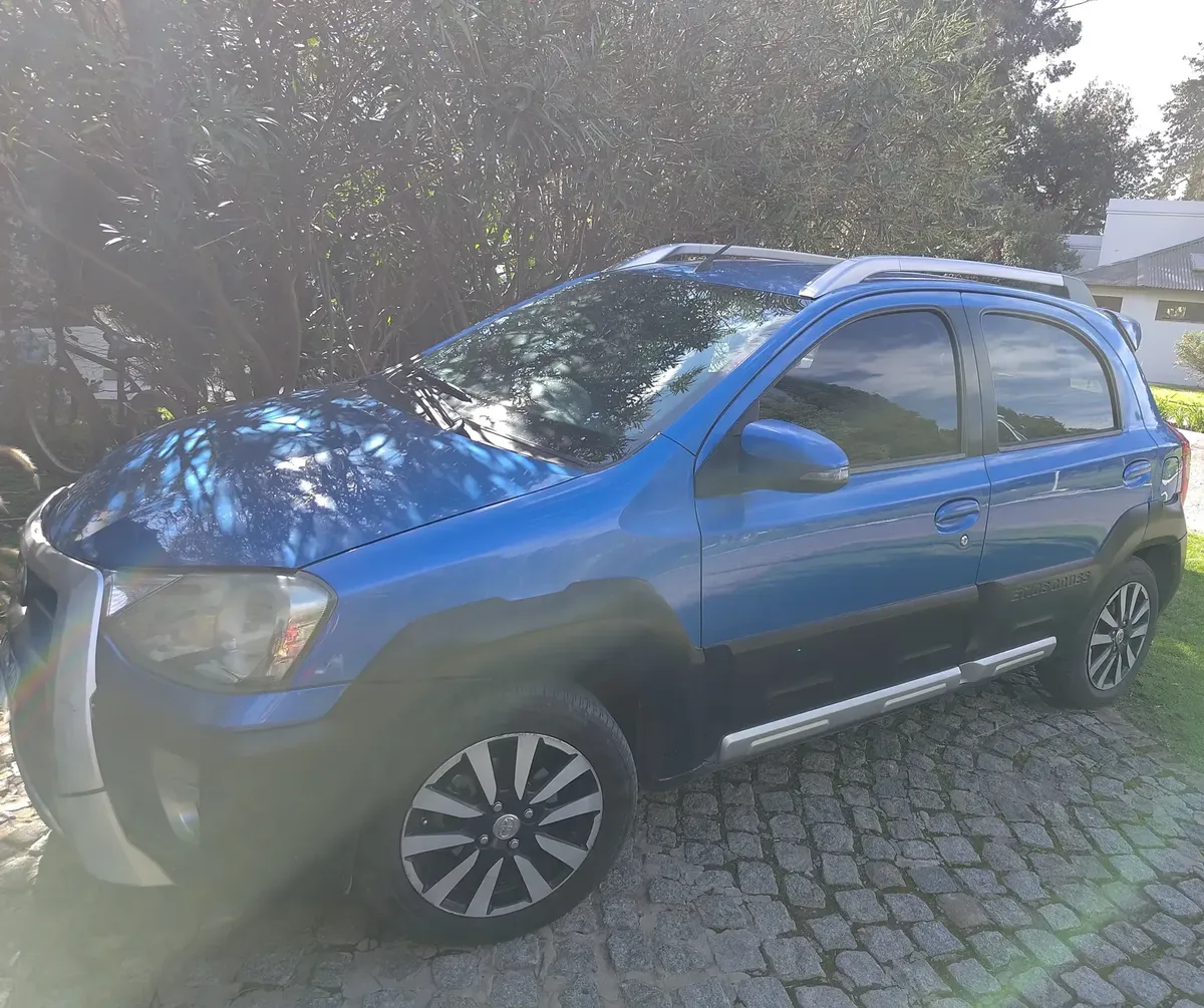 Toyota Etios XLS