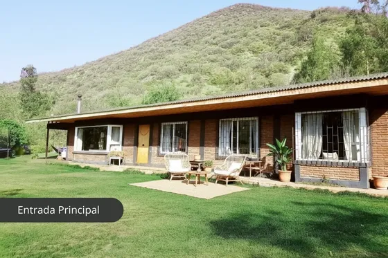 Amplia Casa En Parcela - San Juan De Pirque