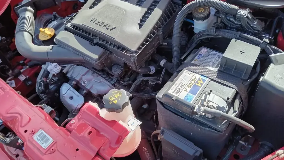 Fiat Cronos 1.3 GSE Drive with CNG525934953392384007