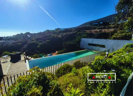 Casa En Venta De 5 Dorm. En Zapallar
