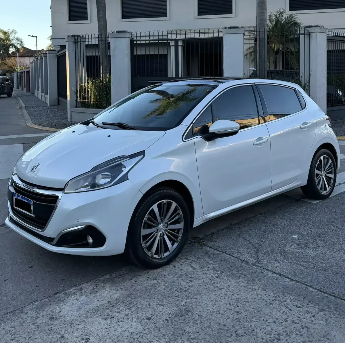 Peugeot 208 1.6 Feline