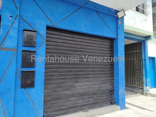 En Alquiler Local Comercial Ubicado En Calle D Alto Trafico En Santa Rosa En Maracay #25-23529 Rm