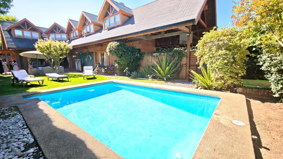 Tejada 5dormit Mas Sevicios 5baños Piscina Quincho Patio