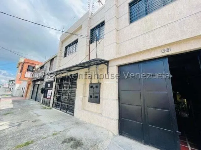 Gisselle Lobo Tiene En Alquiler Excelente Local A Pie De Calle En Zona Centro Este De Barquisimeto Netamente Zona Comercial Posee Alta Seguridad Platabanda Recien Remodelado 2 5 7 7  1 7              