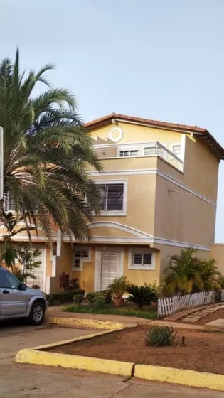 Th Conjunto Residencial   Estancia Roble Real ,los Robles