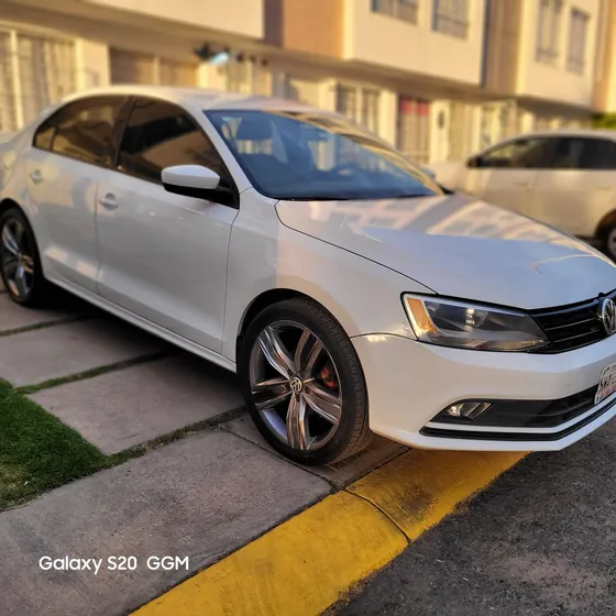 Volkswagen Jetta 2.0 Tiptronic At