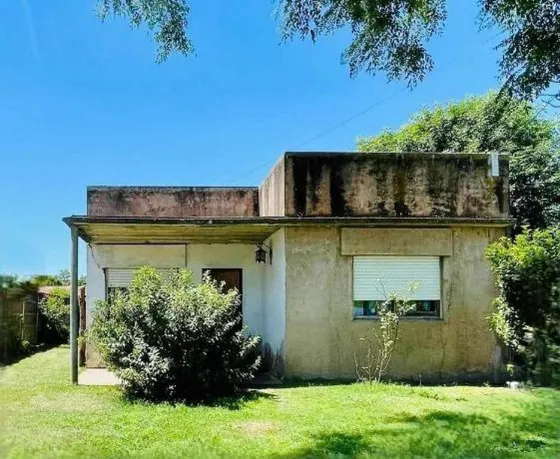 Casa En Venta - 2 Dormitorios 1 Baño - Cochera - 433mts2 - General Belgrano