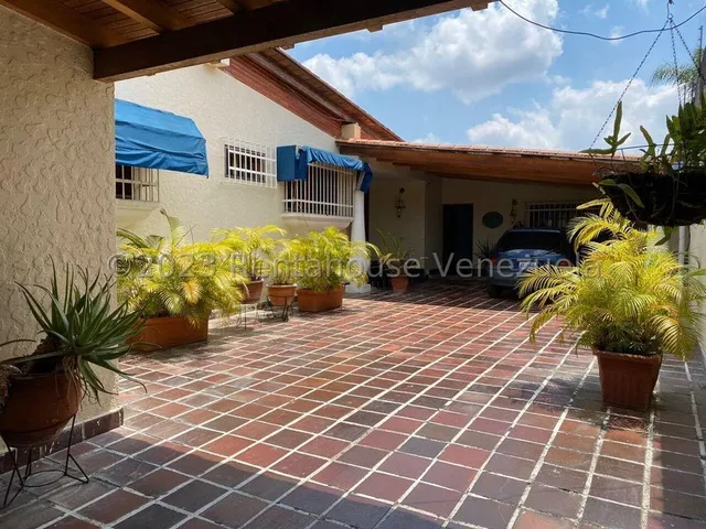 Excelente Casa/quinta En Calle En Cerrada En Venta Prados Del Este I